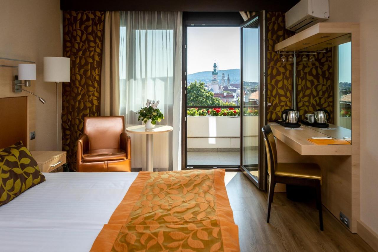 Hotel Sopron Eksteriør bilde