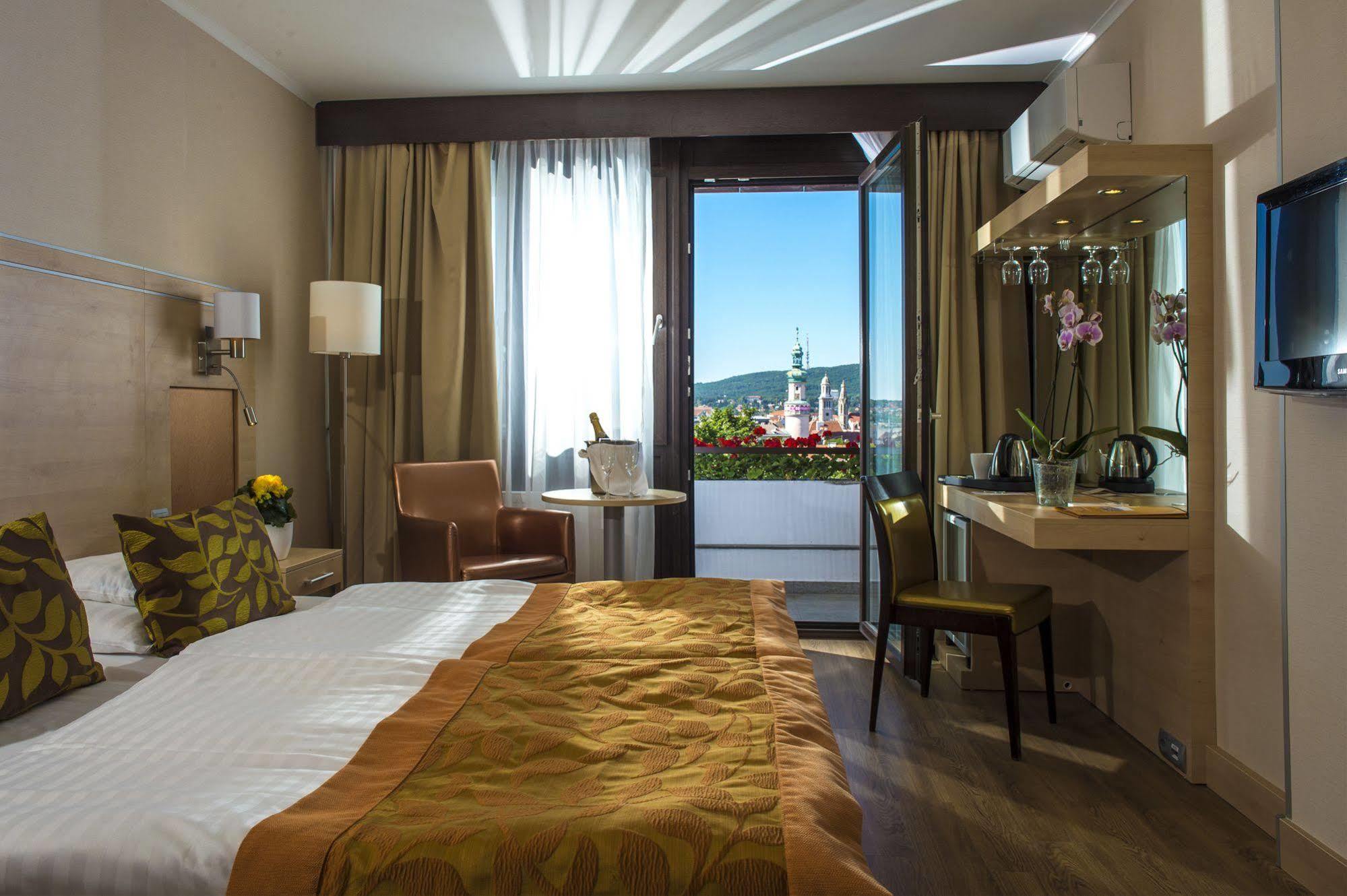 Hotel Sopron Eksteriør bilde