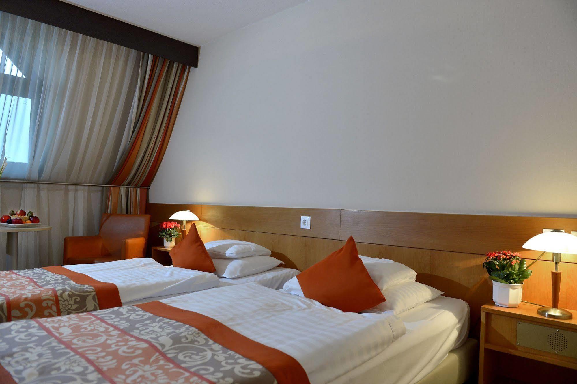 Hotel Sopron Eksteriør bilde